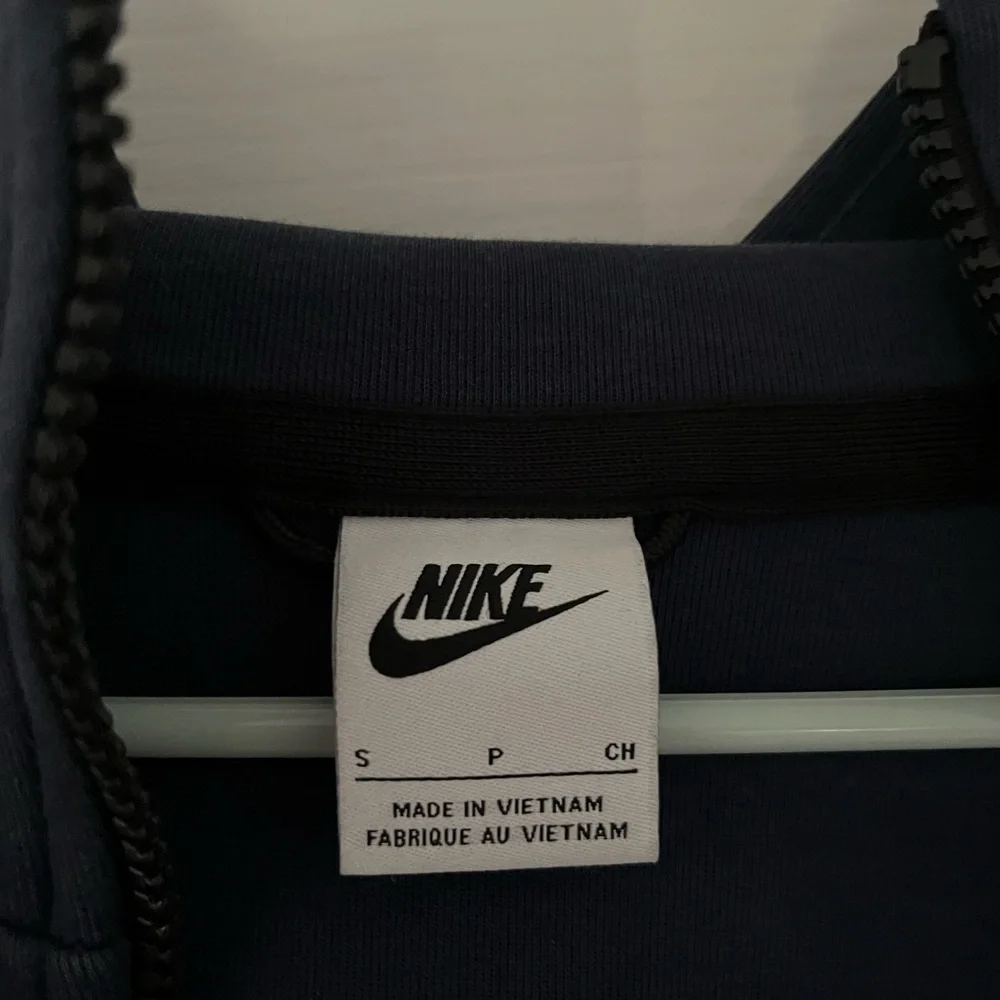 Nike Tech Dark Blue Full-Zip Jacket - Picture 4 of 8